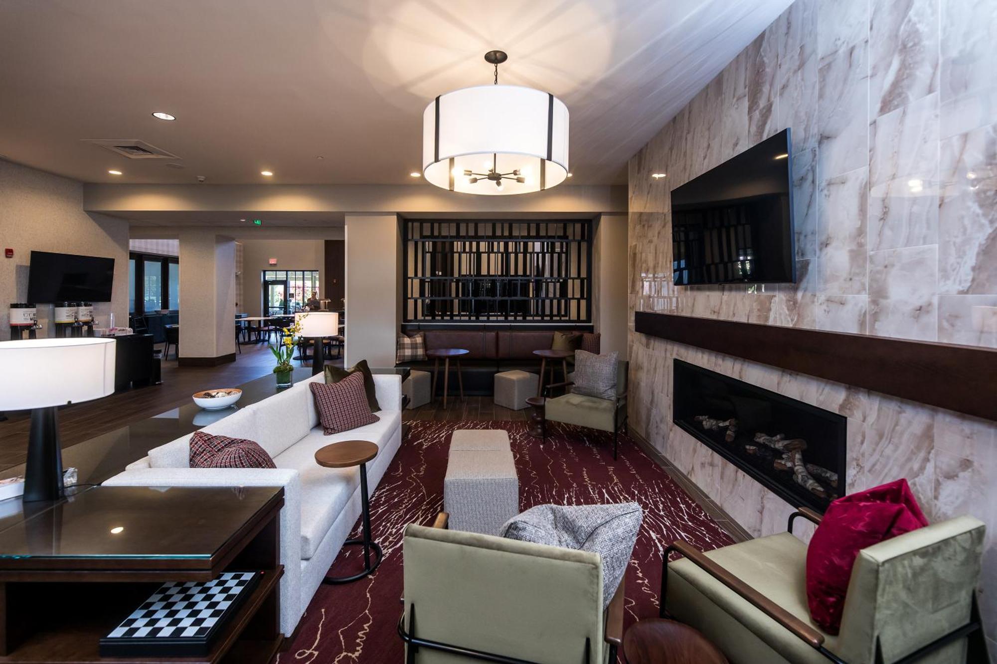 Hampton Inn & Suites Dobson Eksteriør bilde